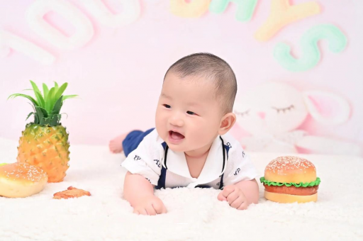阿克苏宝宝在妈妈肚子里