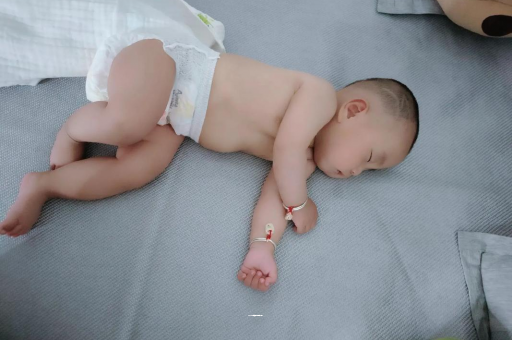 阿克苏怀孕多久肚子会胀气